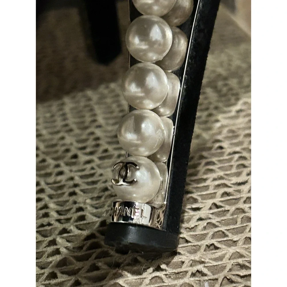 Chanel‎ Black/Silver Suede Pearl Heel Lace Up Booties Size 37.5 READ - Picture 3 of 8